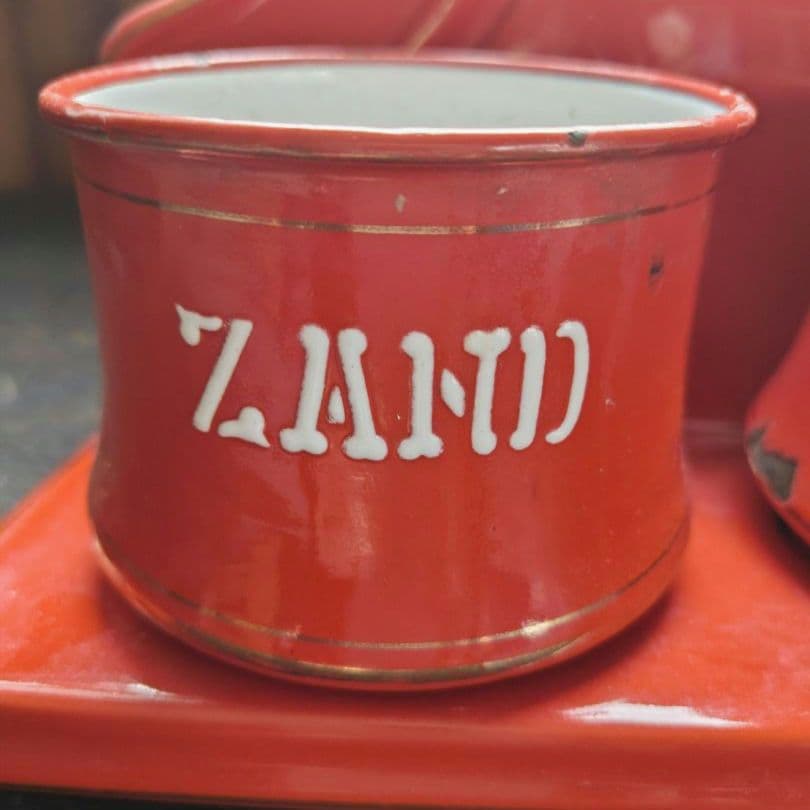 アンティーク　ホーロー　サボンラック　レッド