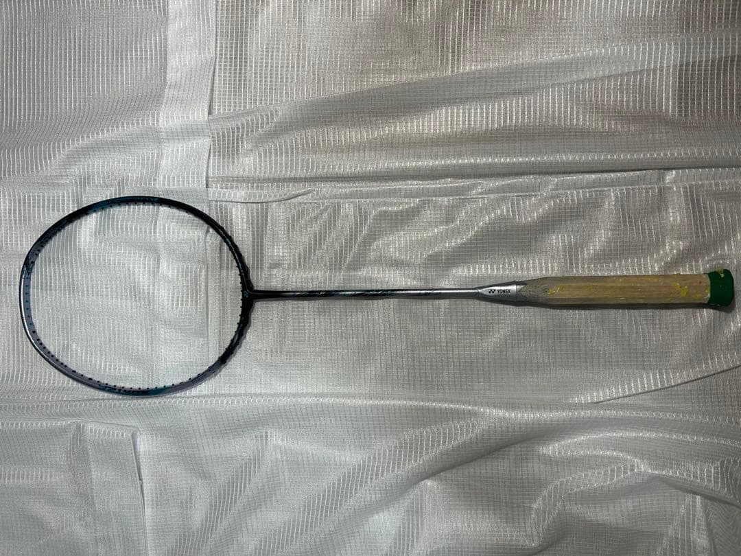 バドミントンラケットASTROX88DPRO