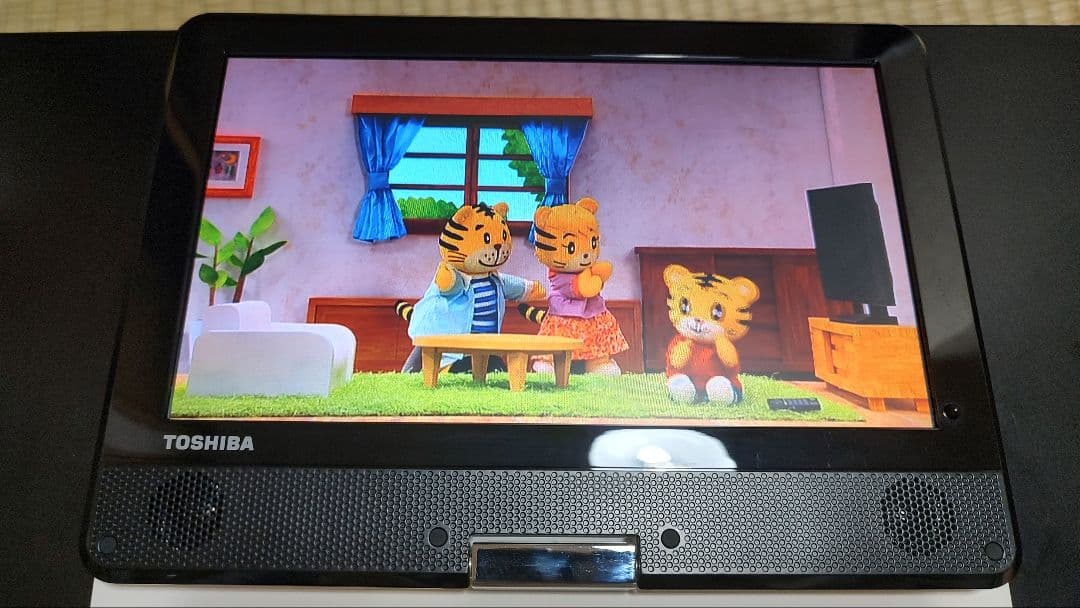 東芝ポータブルDVDプレイヤー(SD-P1010S)、REGZA、TOSHIBA