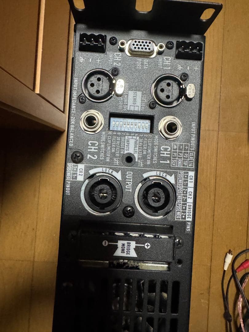 QSC DCA3022 2チャンネルパワーアンプ