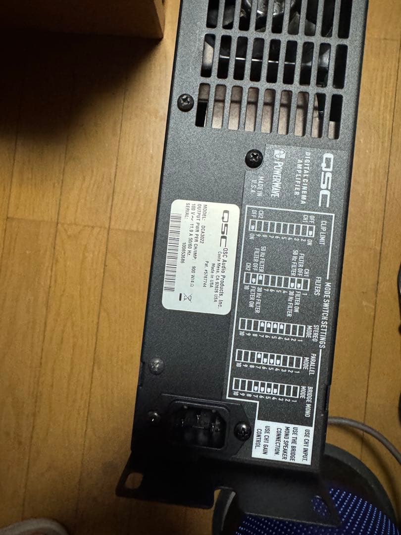 QSC DCA3022 2チャンネルパワーアンプ