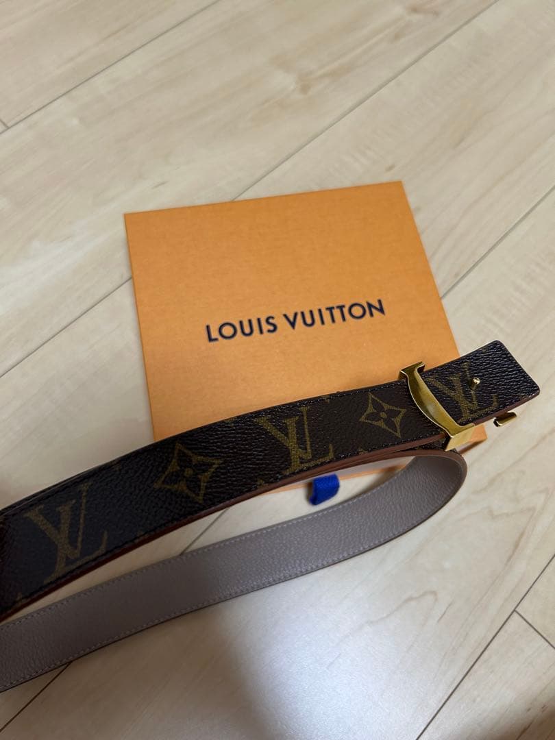 LOUIS VUITTON グレージュ　リバーシブル　ベルト