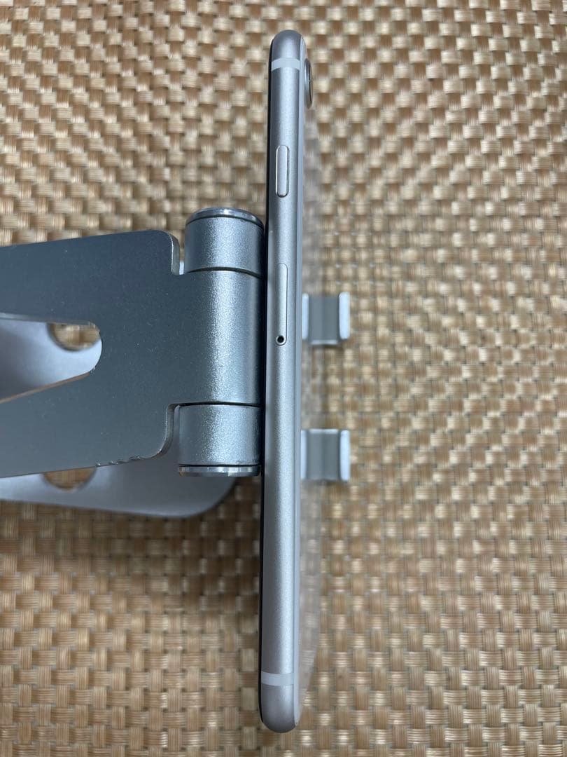 iPhone SE 第3世代 64 GB スターライトSIMフリー【3552】