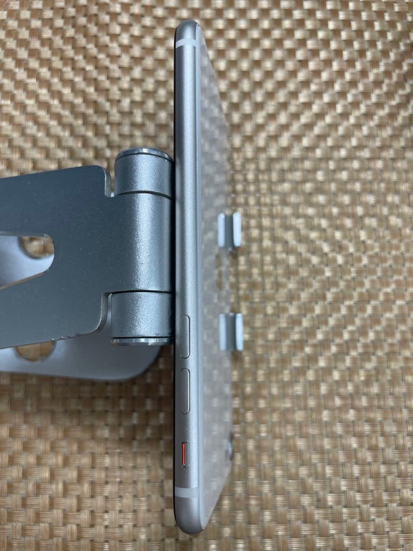 iPhone SE 第3世代 64 GB スターライトSIMフリー【3552】