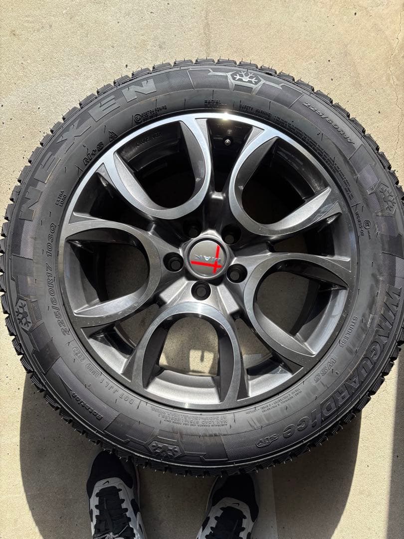 スタッドレスタイヤ・ホイールセット4本 225/60R17