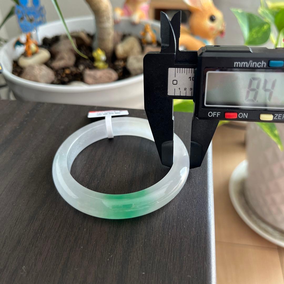 氷翡翠バングル