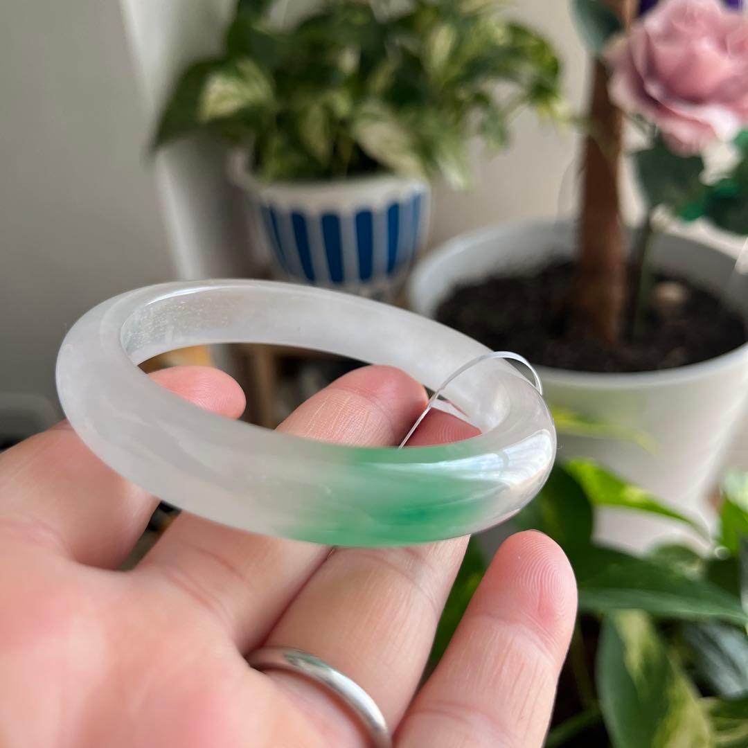 氷翡翠バングル