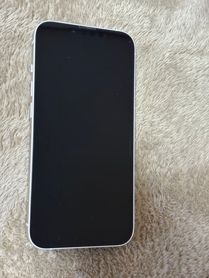 Apple iPhone 13 ホワイト