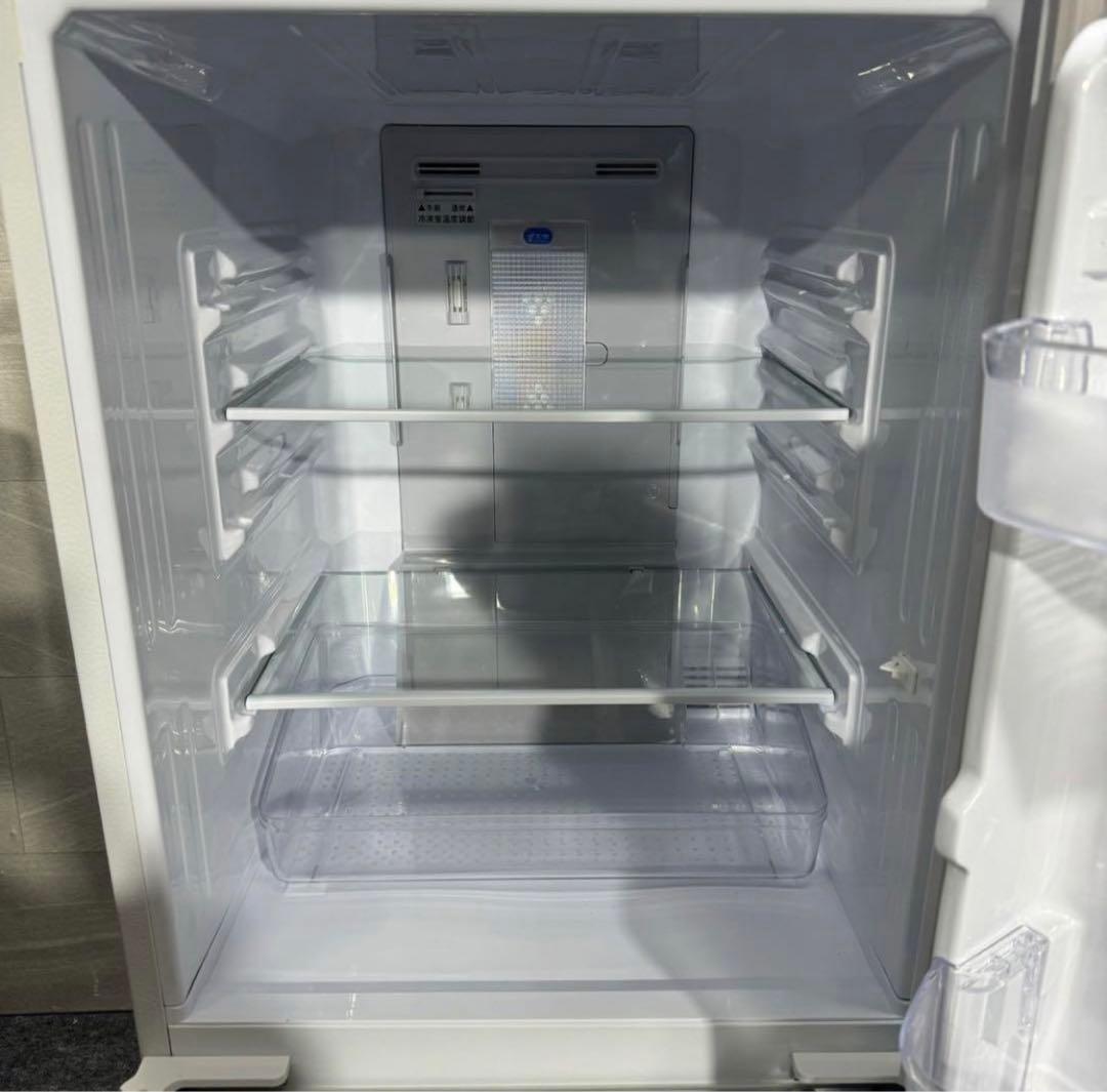 シャープ 冷凍冷蔵庫　SJ-GD14F-W 137L 2019年