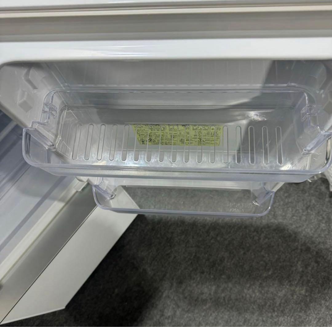 シャープ 冷凍冷蔵庫　SJ-GD14F-W 137L 2019年