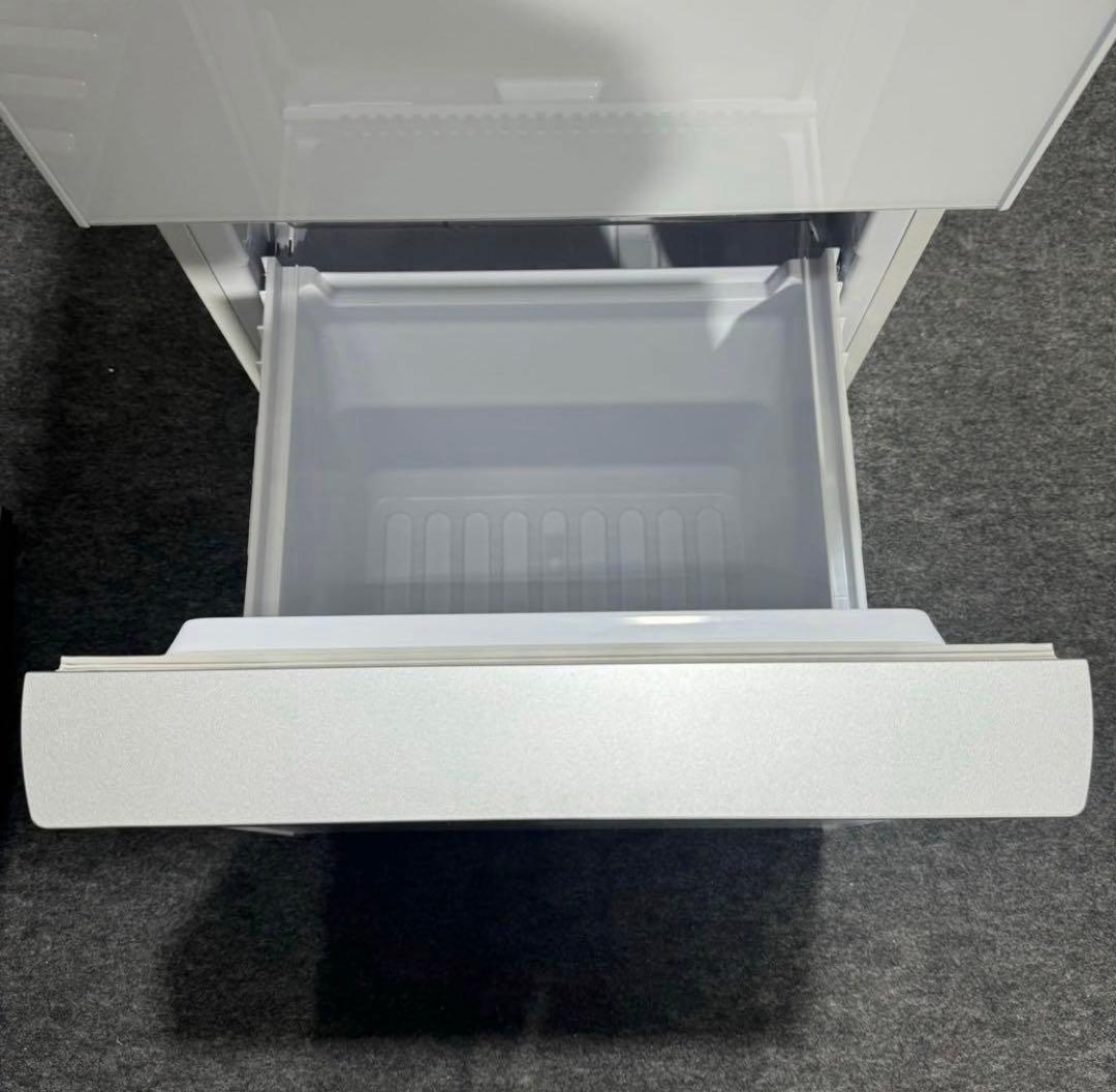 シャープ 冷凍冷蔵庫　SJ-GD14F-W 137L 2019年