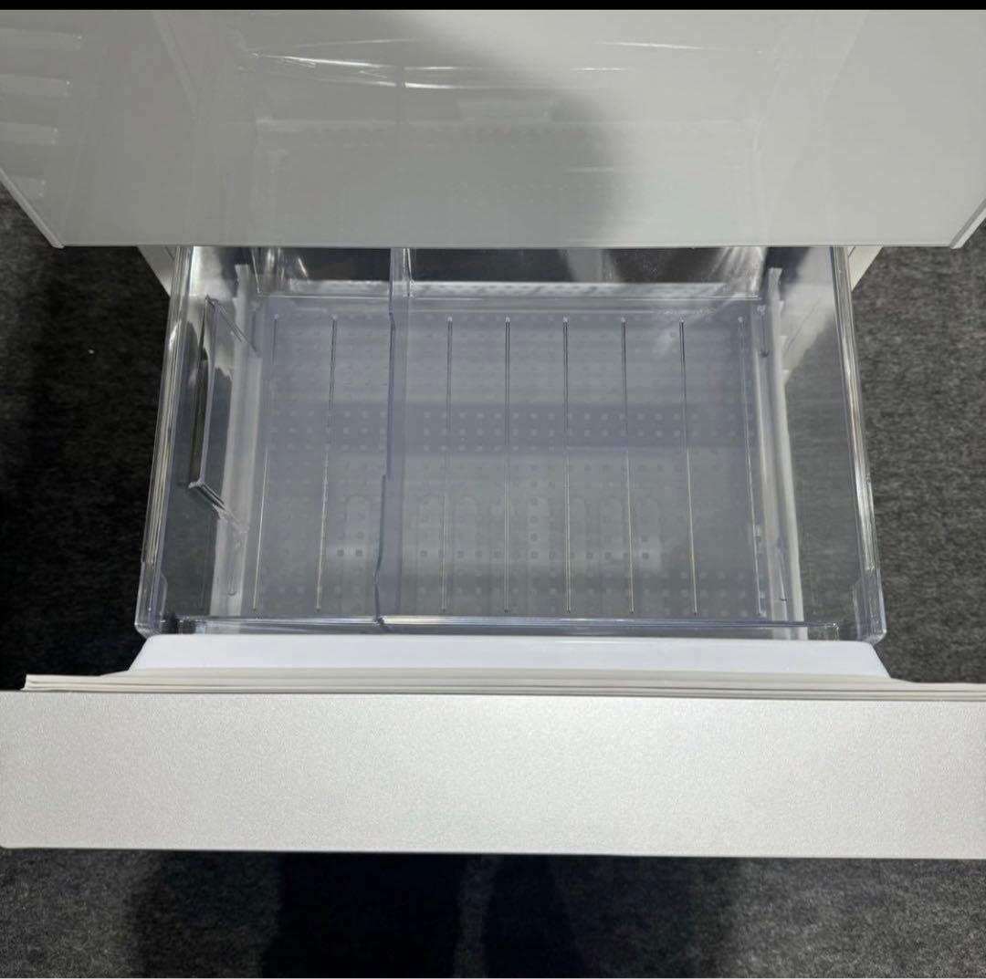 シャープ 冷凍冷蔵庫　SJ-GD14F-W 137L 2019年