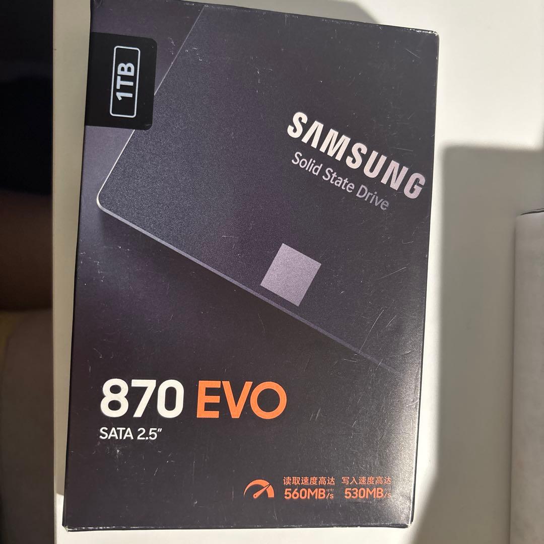 Samsung 870 EVO 1TB SSD SATA 2.5 新品