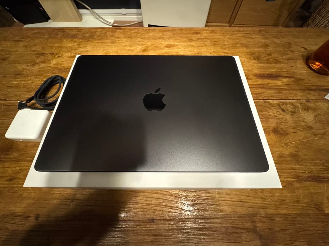 保証期間中 MacBook Pro M4 14インチ USキーボード ブラック