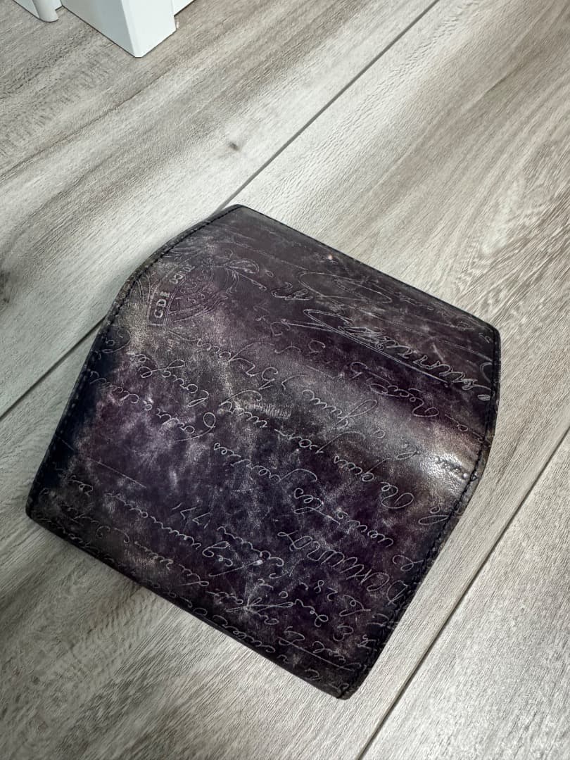 【ベルルッティ】紫色 レザー 名刺入れ