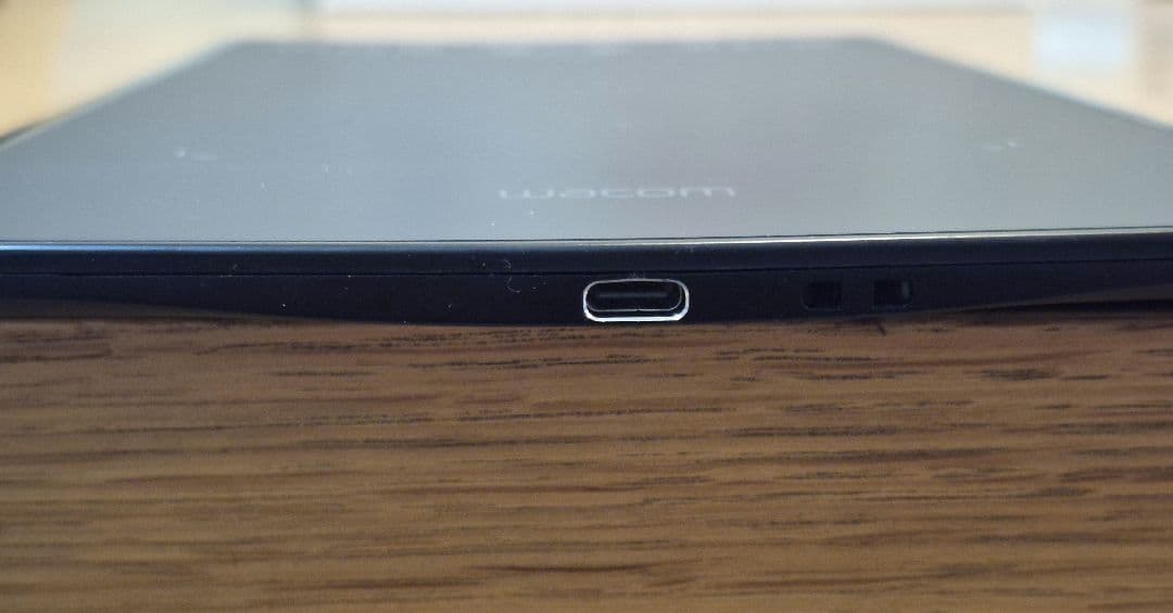 液タブ・ペンタブ Wacom Intuos Pro Small PTH-460