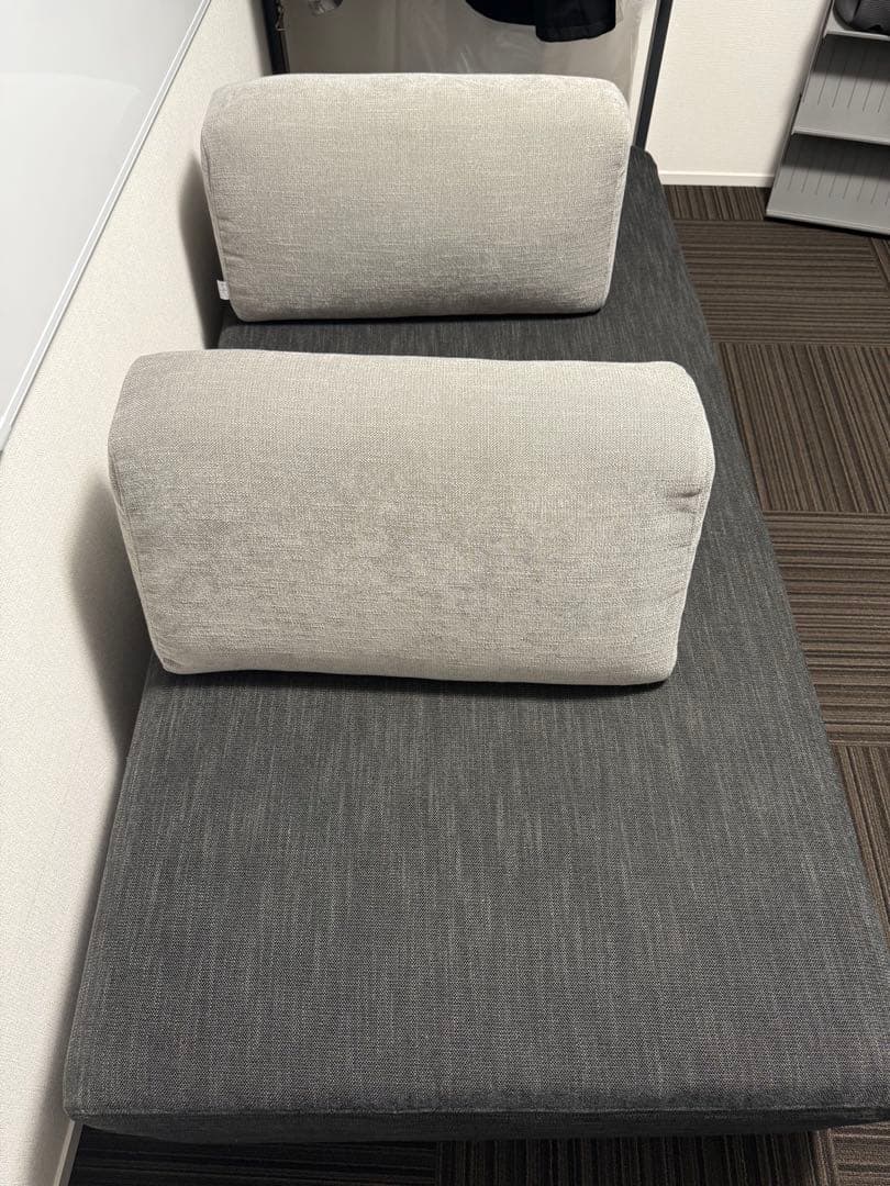 大塚家具 ソファ「アイランド」スリムサイズ 布ダークグレー／ライトグレ