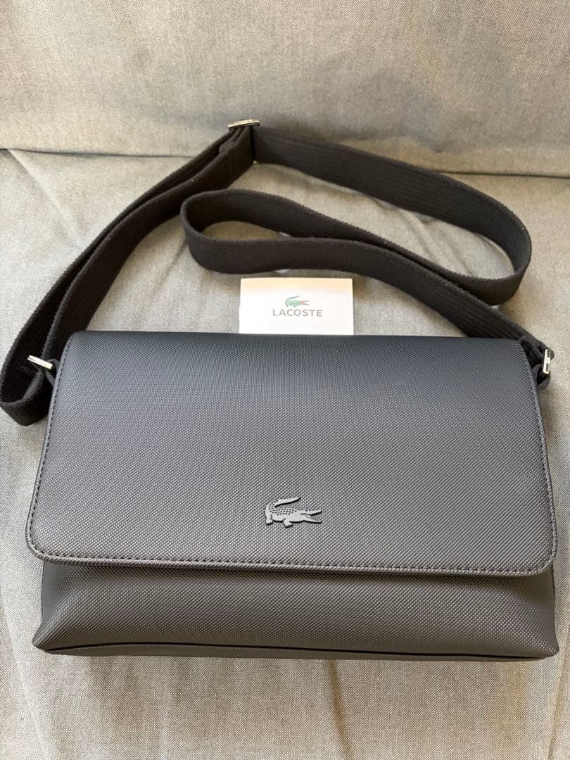 美品　ラコステ LACOSTE ショルダーバッグ ブラック メンズ レディース