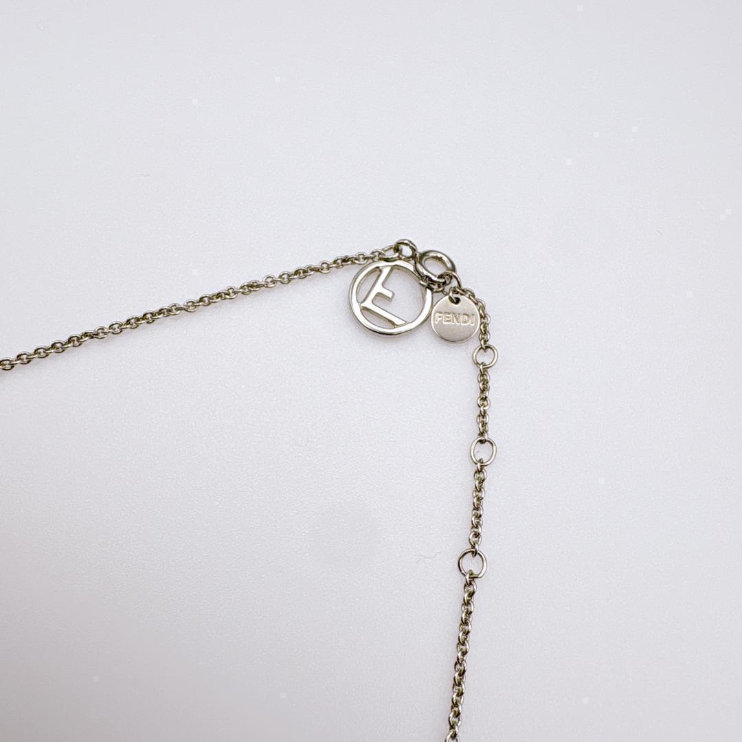 看*R様 【FENDI】エフイズ ロゴチャーム ストーン シルバーネックレス41