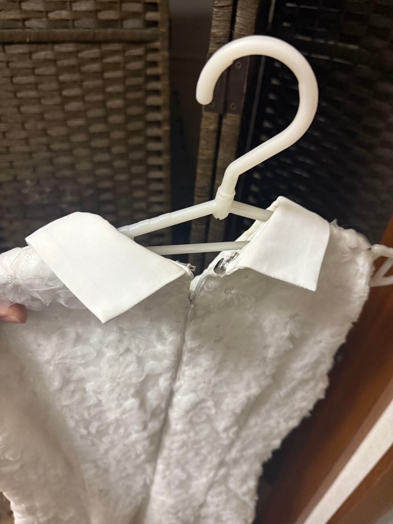 襟つきフラワーレースサテンミニキャバドレス