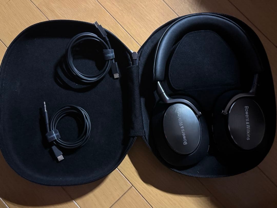 Bowers & Wilkins B&W Px8 ブラック