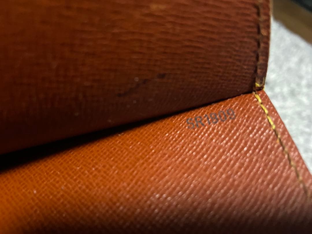 ルイヴィトン エピ モンソー 中古バック