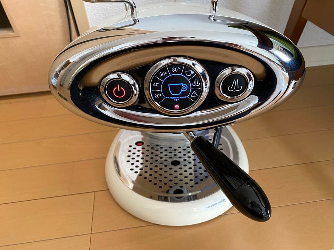 通電確認済 X7.1 illyエスプレッソマシン ホワイト イリー【美品】