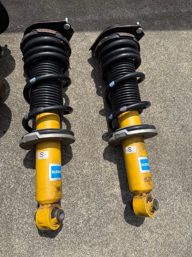 み*ん様 スバル純正　ビルシュタイン　WRX STI VAB D型　サスショック
