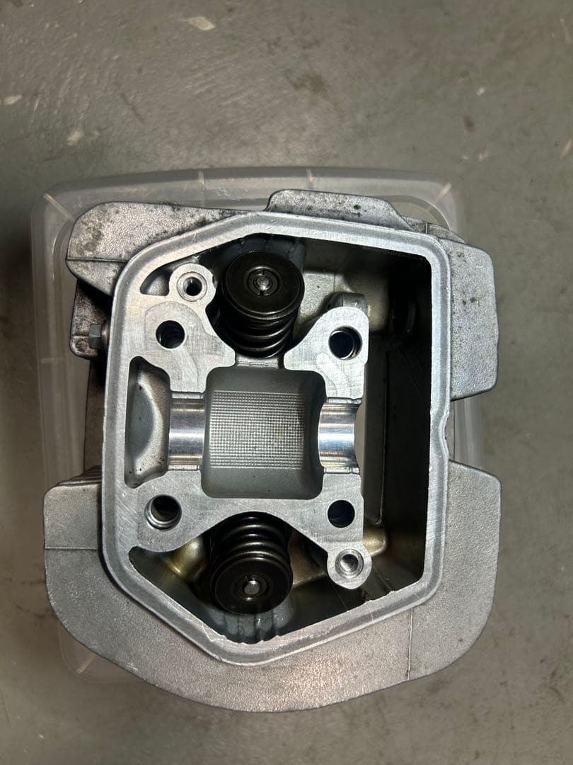 エイプ 100 シリンダー ヘッド 純正