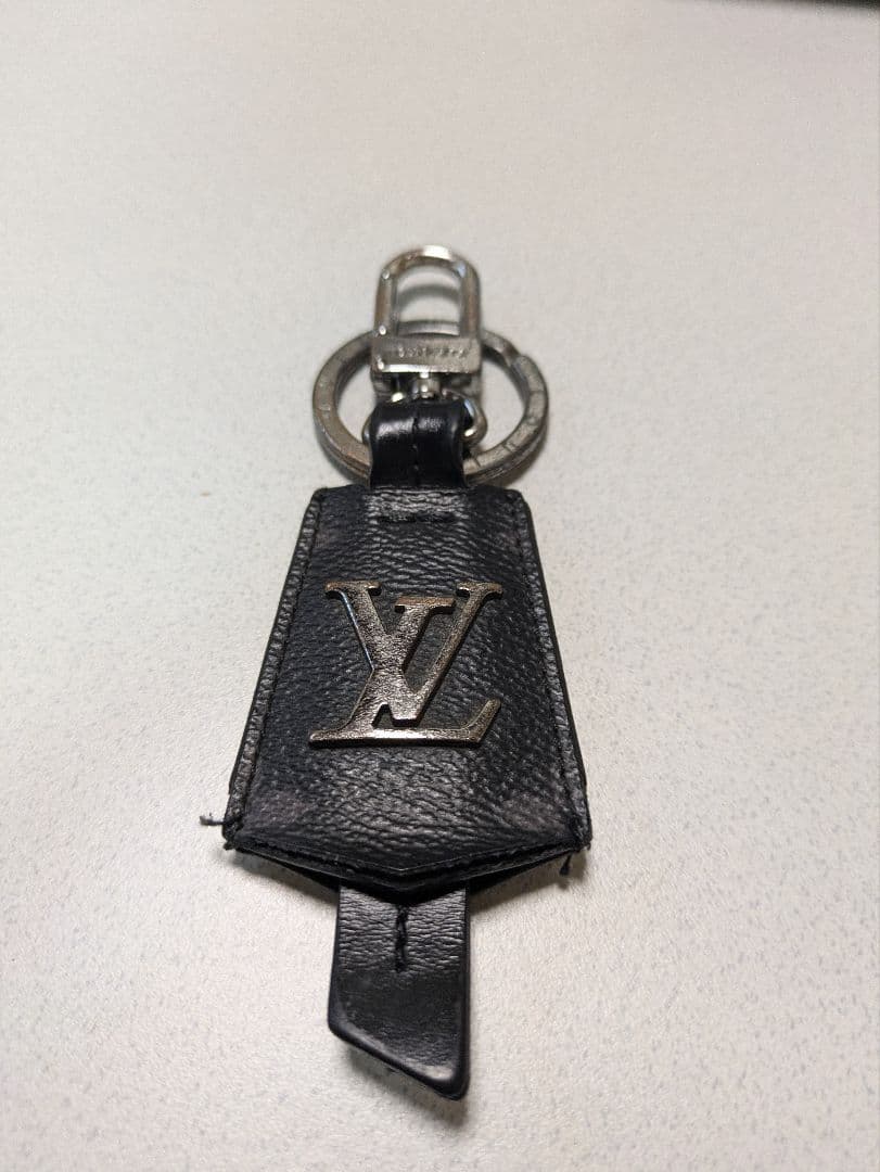 ルイ・ヴィトン キーホルダー 黒 レザー