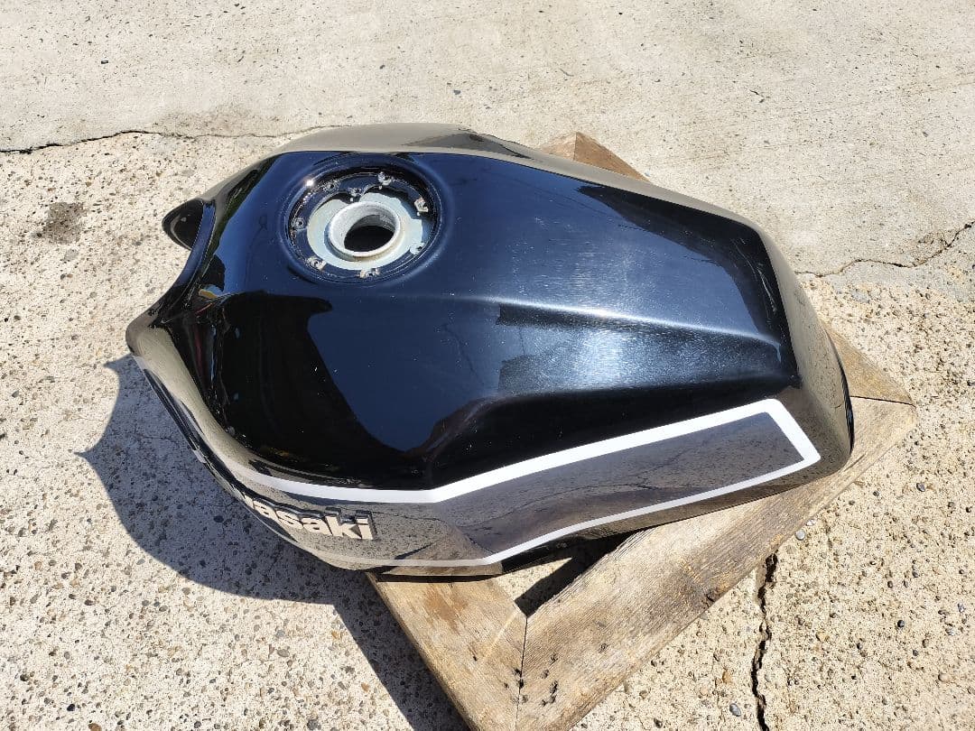 Kawasaki ZRX400 ZR400E タンク 傷凹みあり