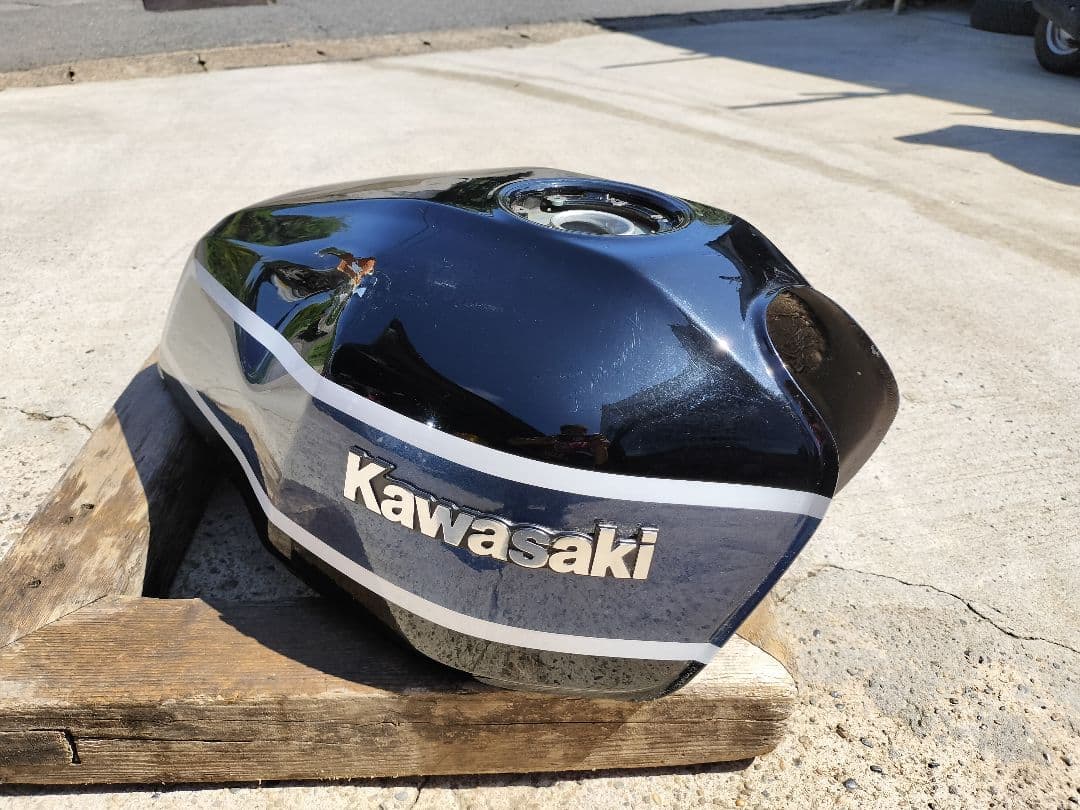 Kawasaki ZRX400 ZR400E タンク 傷凹みあり