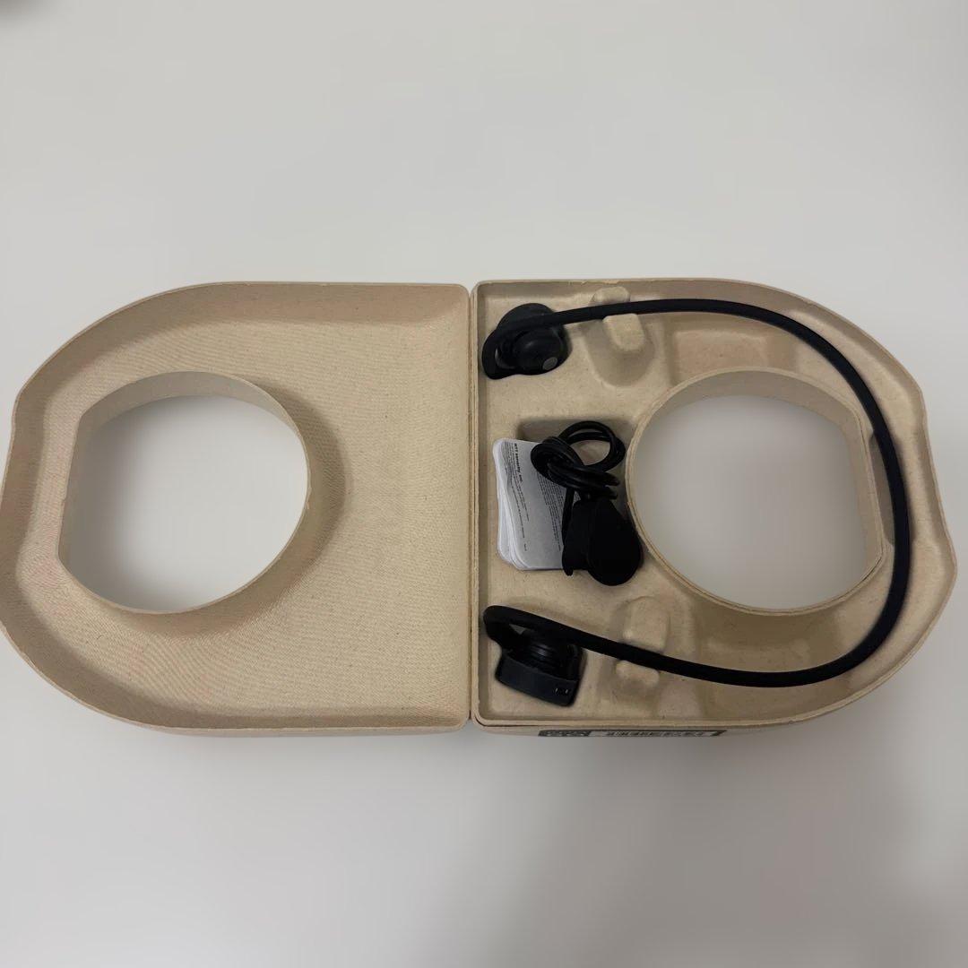 即日発送【お値下げ中】ワイヤレスイヤホン収納ケース付き　ほぼ新品