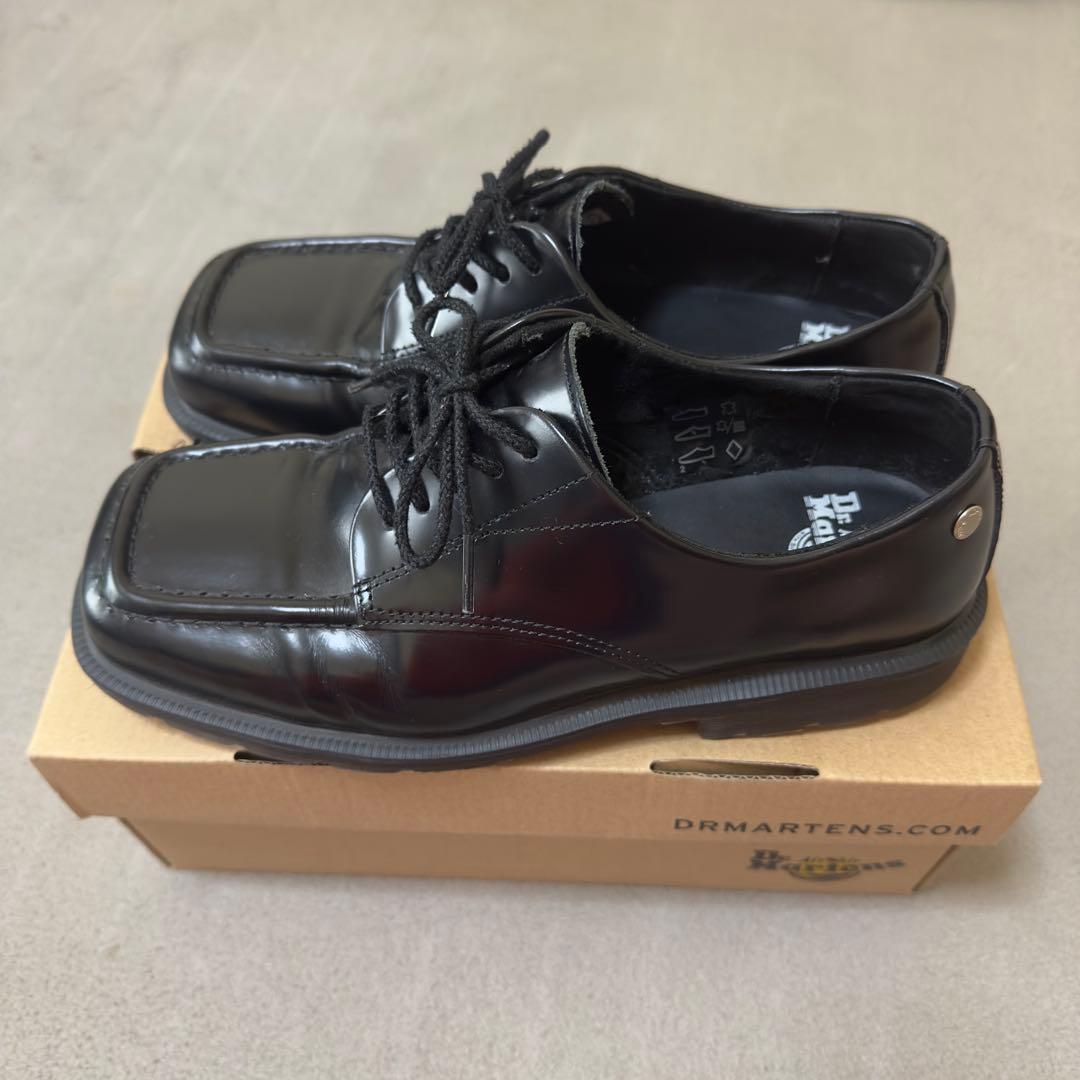 Dr. Martens Durrow 5i ホール スクエア