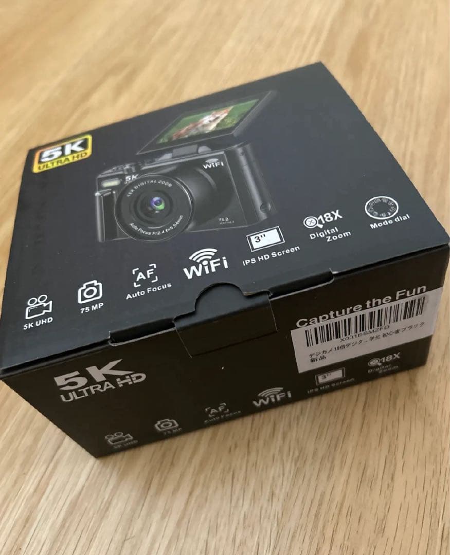 新品未使用 デジカメ デジタルズーム 180度回転画面 AFオートフォーカス