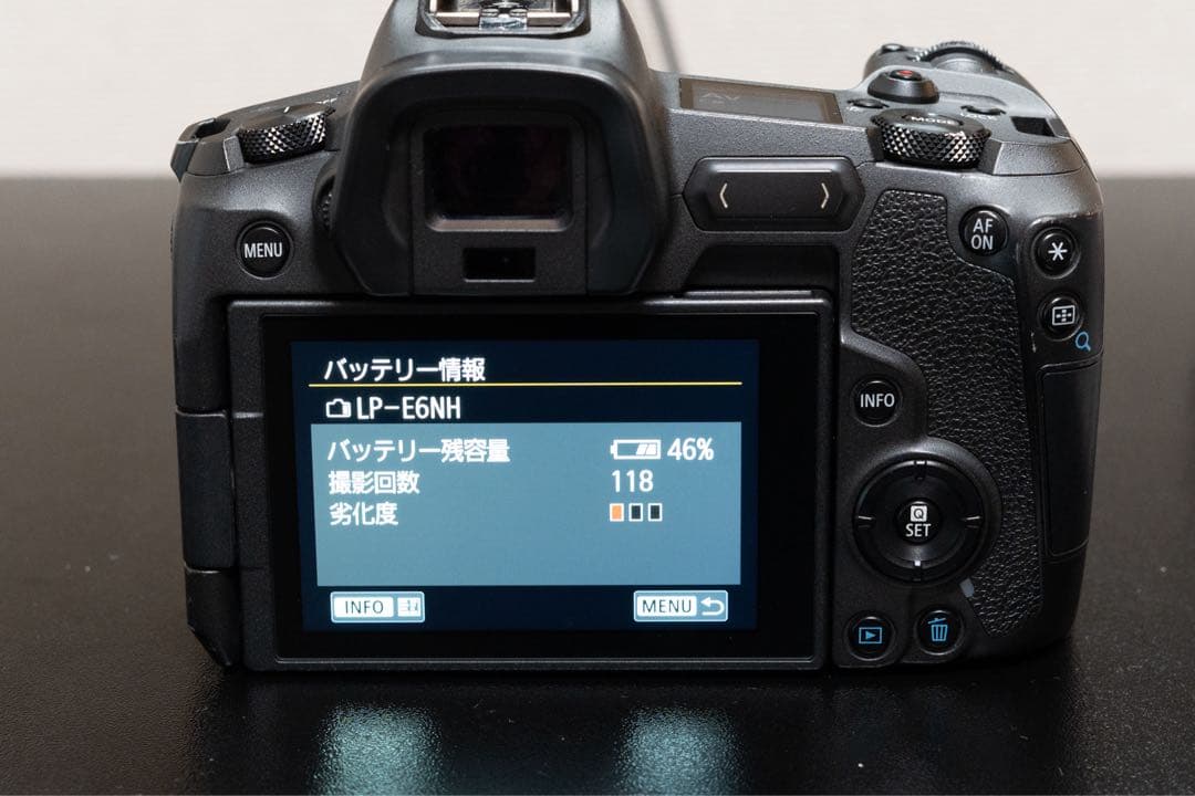 Canon EOS R ミラーレスカメラ　ボディ