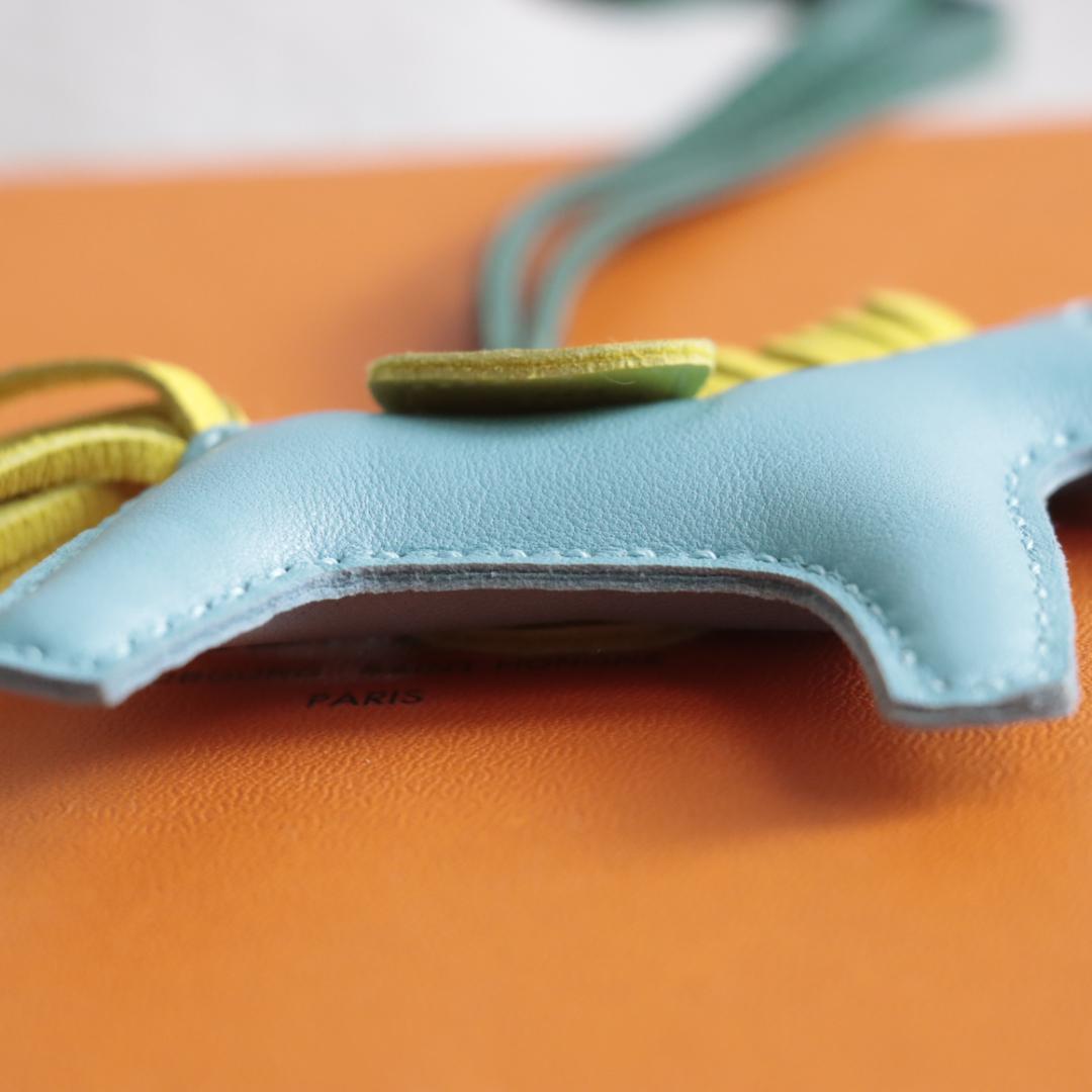 極美品！エルメス　Hermes　ロデオチャーム　PM アクセサリー　セレスト