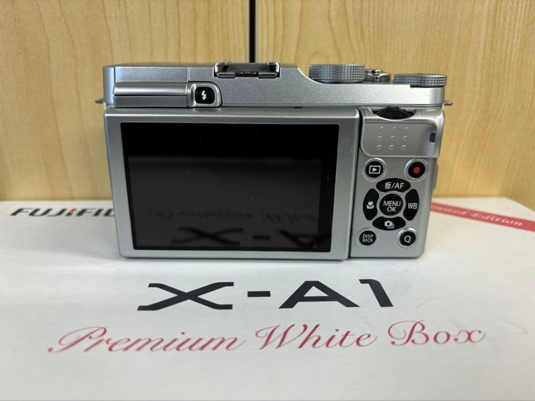 FUJIFILM X-A1 ミラーレスカメラ XC16‐50mmレンズセット