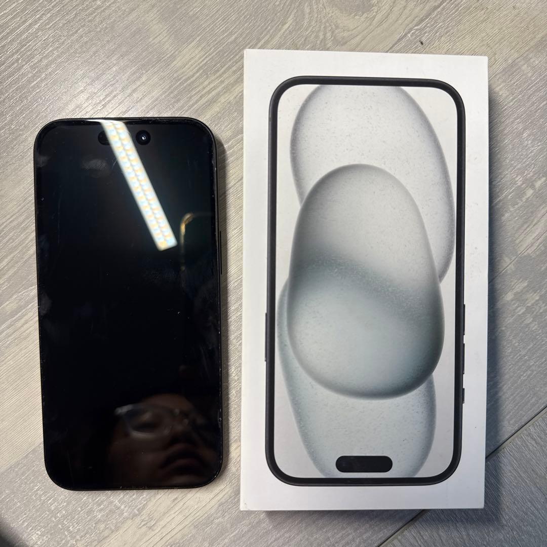 Apple iPhone 15 128GB ブラック 本体