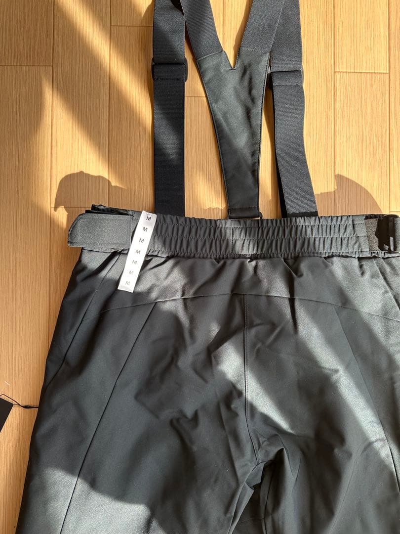 スキーウェア　デサント　パンツ　Mサイズ