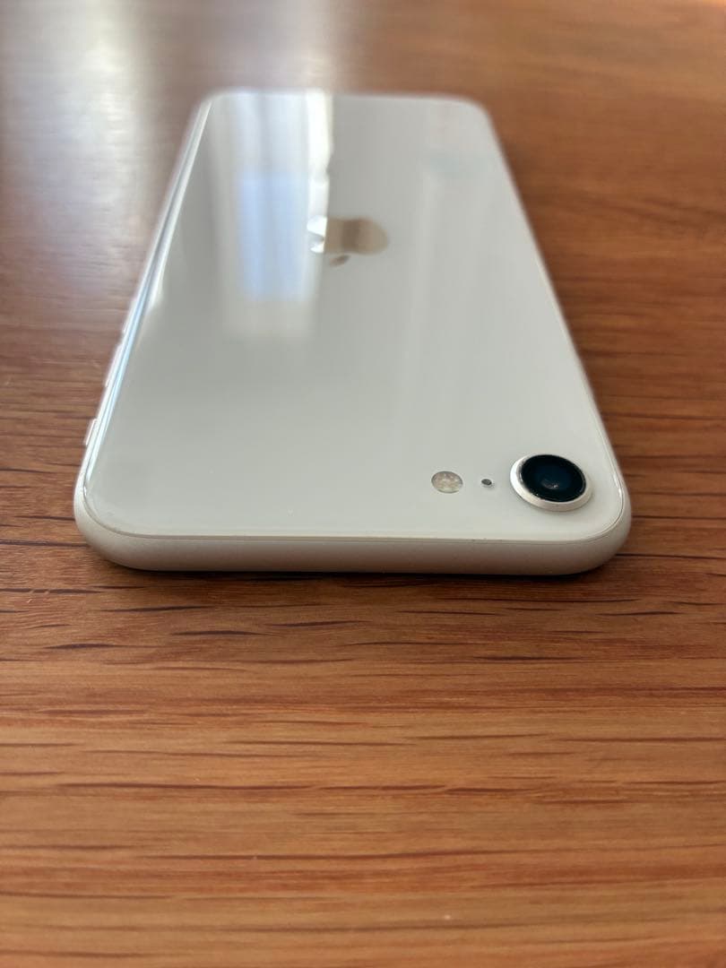 美品　Apple iPhone SE 第3世代128GB スターライト　本体