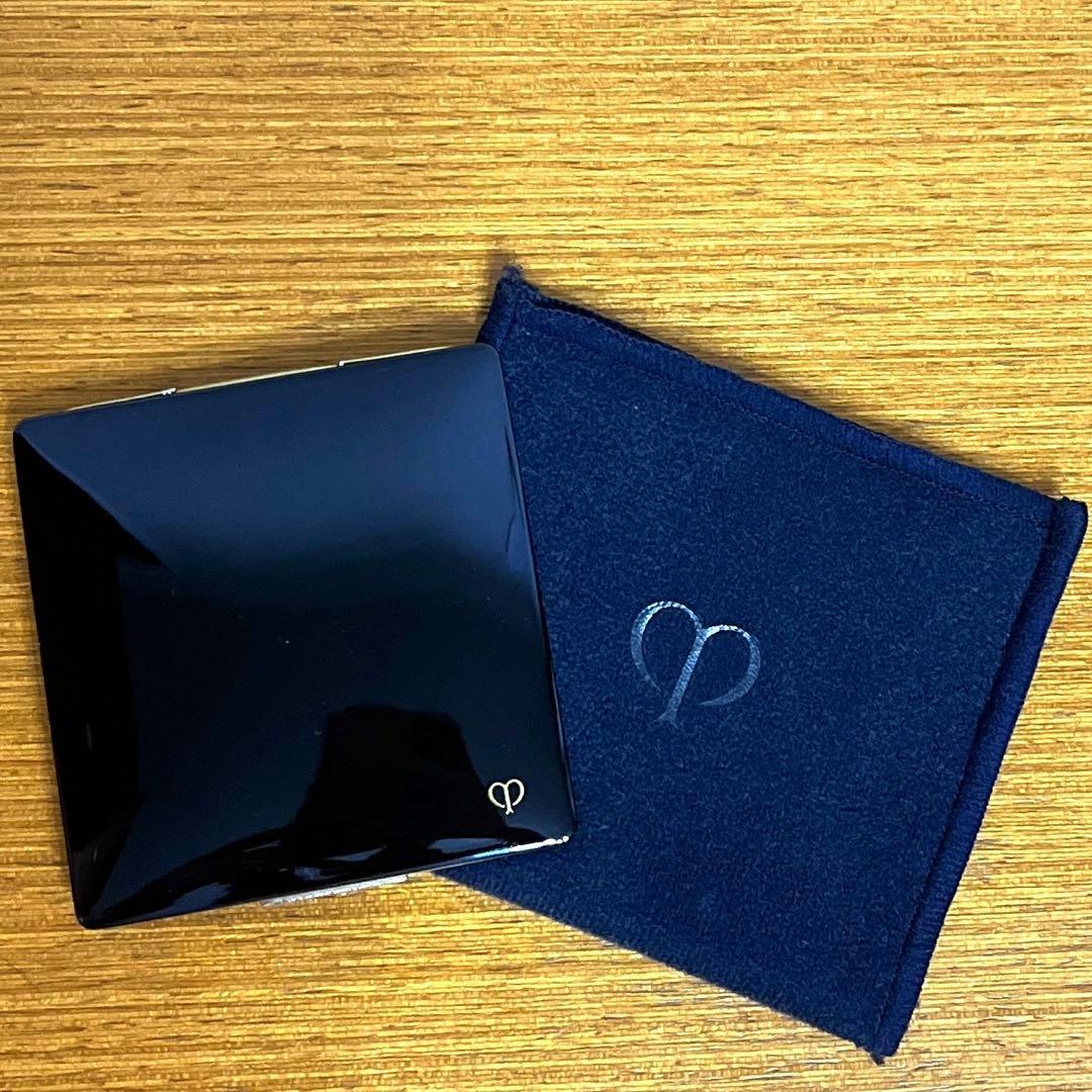 クレドポーボーテ　プードルコンパクトエサンシエルｎ　（エレガントスリム）