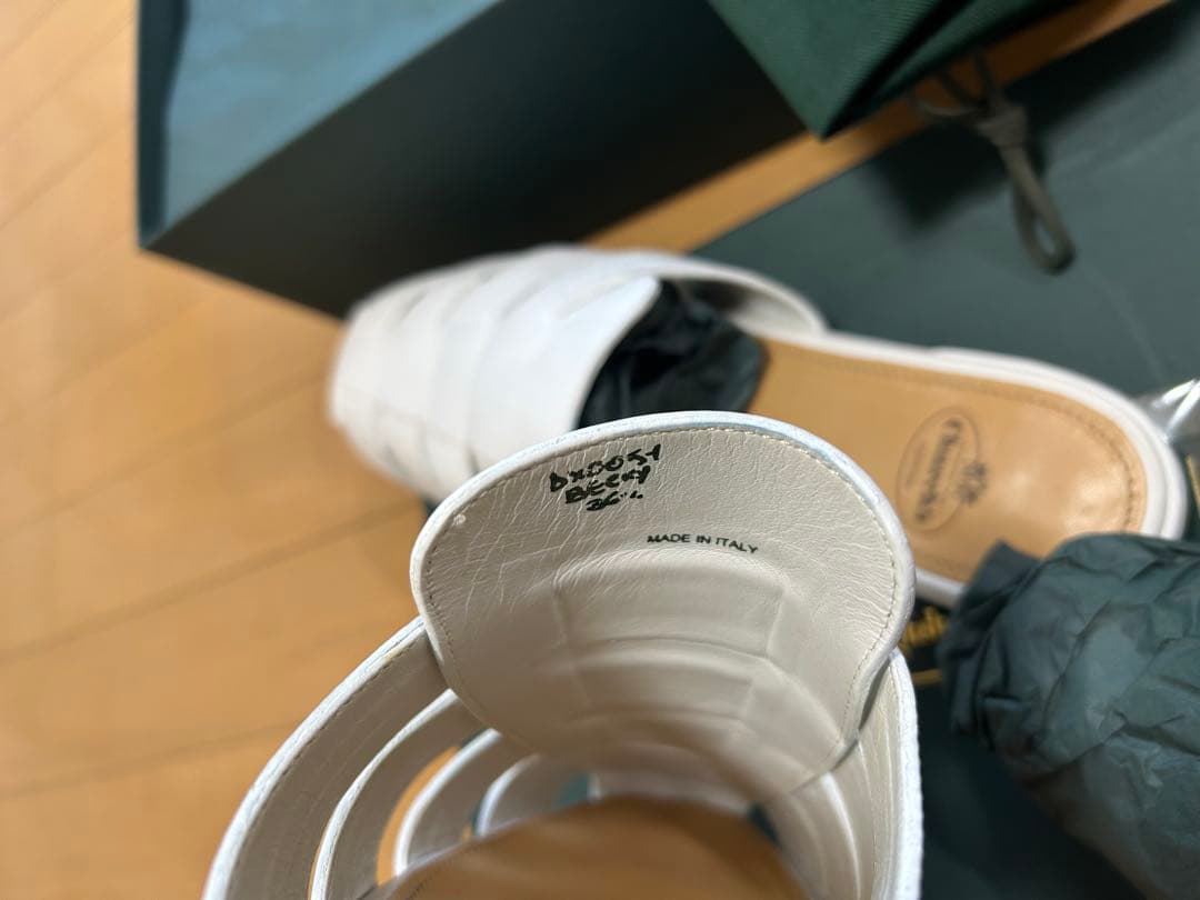 Church's ホワイト レザー ミュール　サンダル チャーチ miumiu