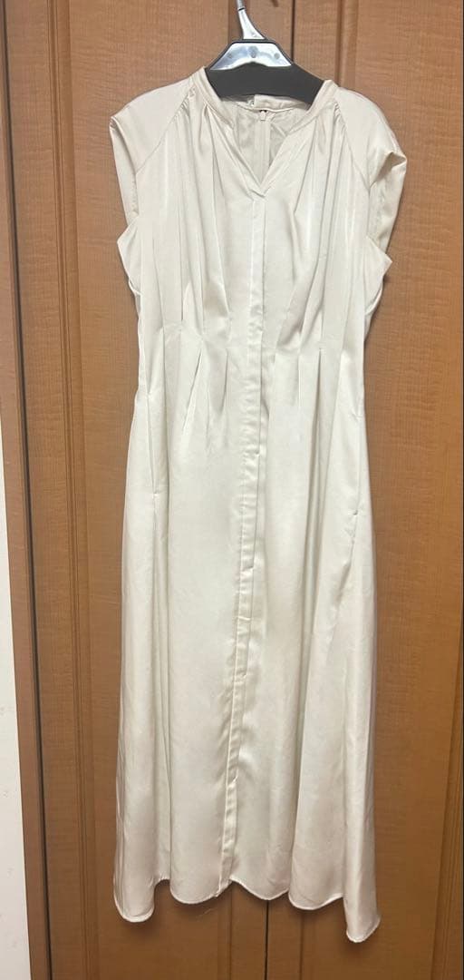 アプワイザーリッシエ　サテンタックワンピース　ジャスグリッティー