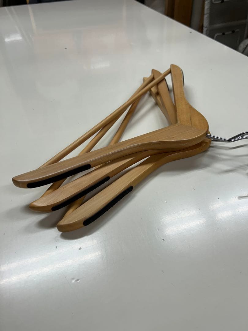 木製衣類ハンガー 88本セット 滑り止め付き