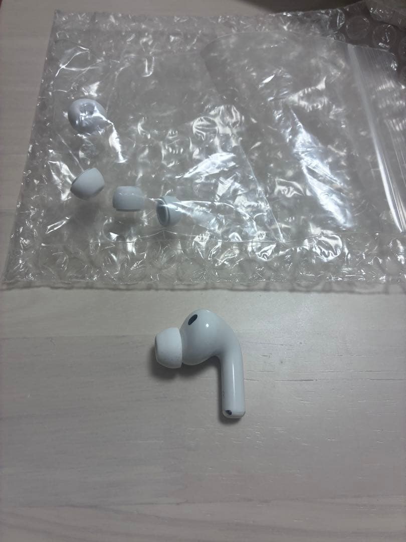 Apple AirPods Pro 3右耳のみ イヤーチップ付き