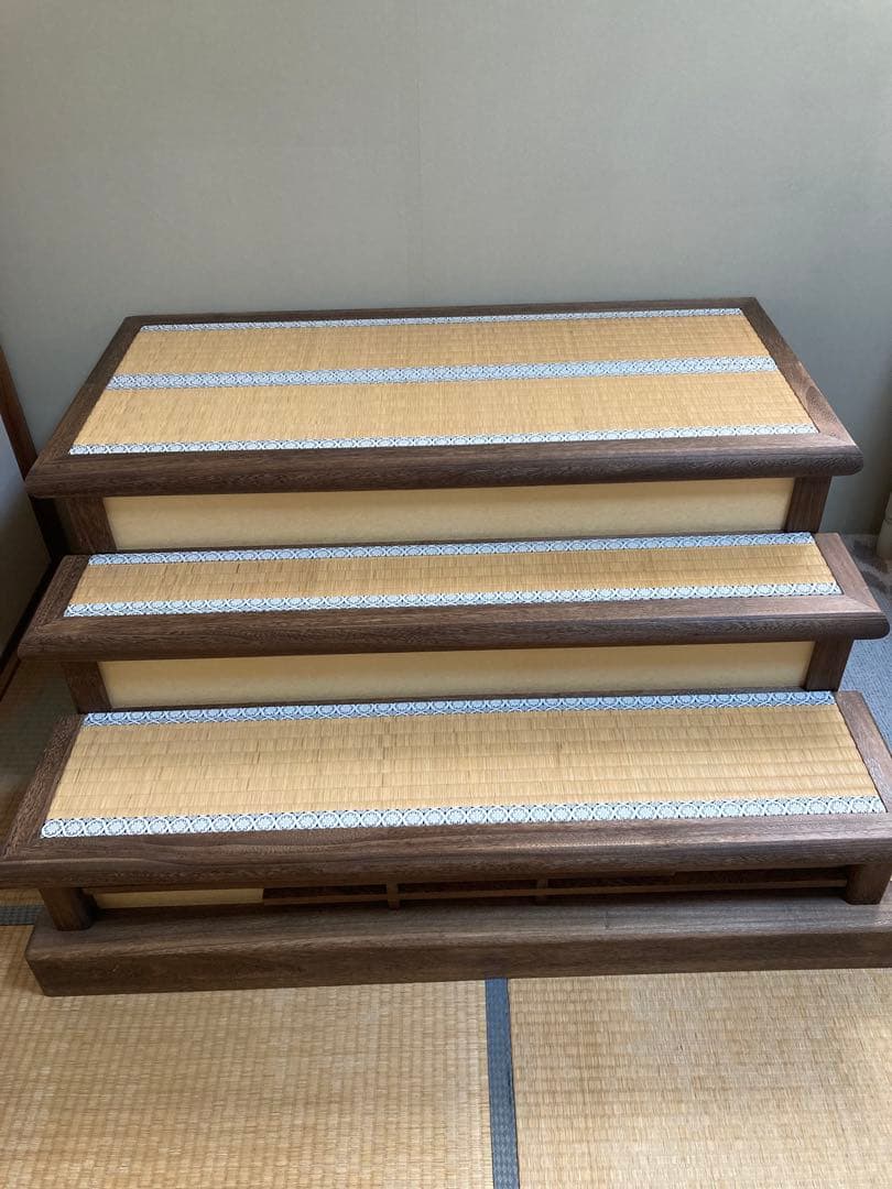 【最終値下げ】　雛壇のみ　三段飾り　焼桐畳台