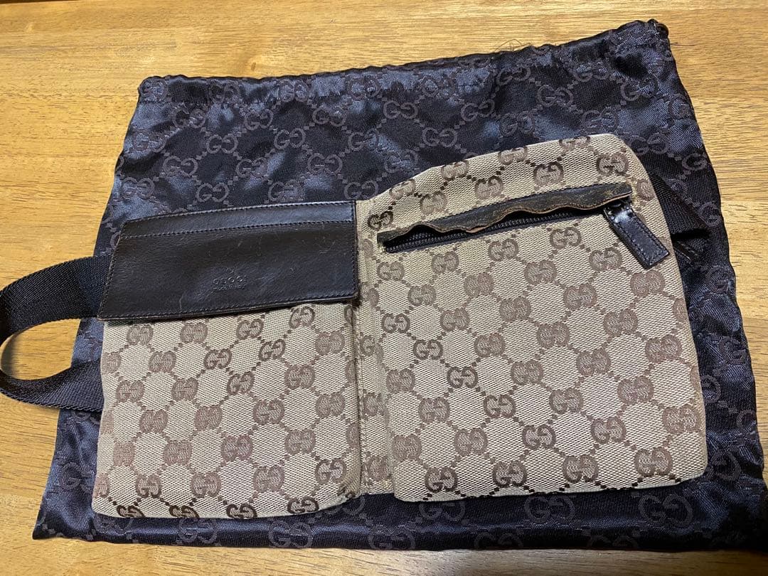 GUCCI ボディバッグ・ウエストポーチ