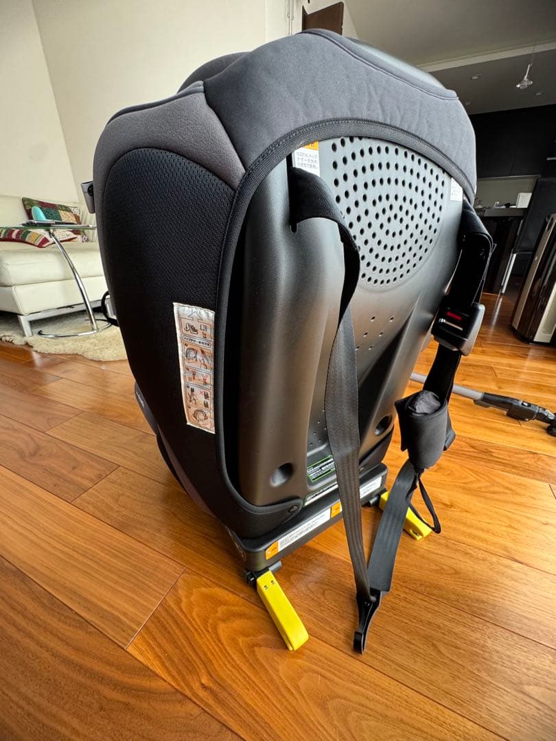 Aprica form fit AB チャイルドシート ブラック・グレー