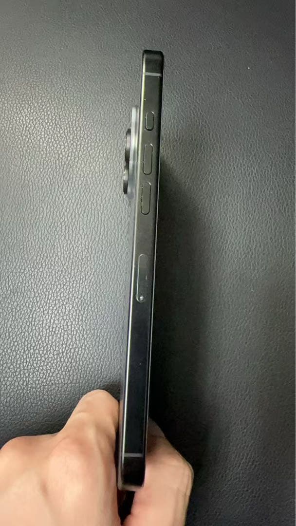 海外版iPhone 16 Pro Max 1TB,美品,バッテリーは100％